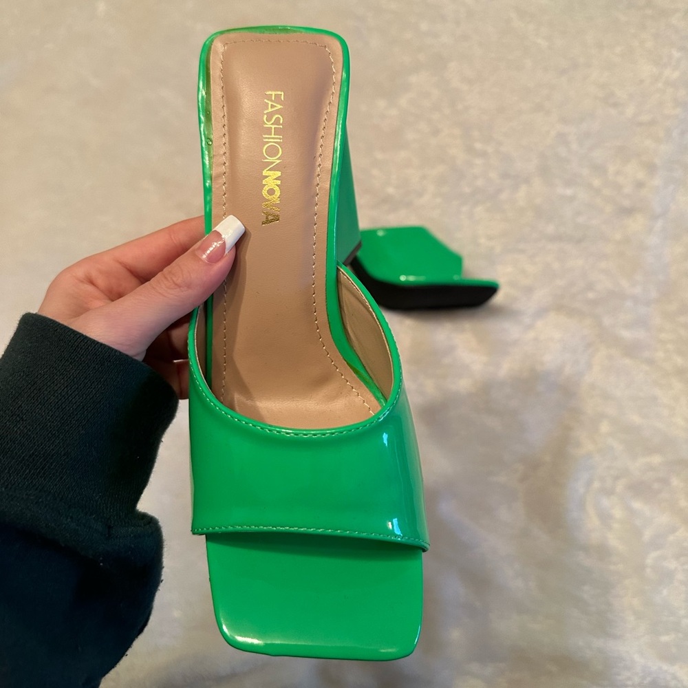 Lime green chunky block heels - Picture 4 of 15